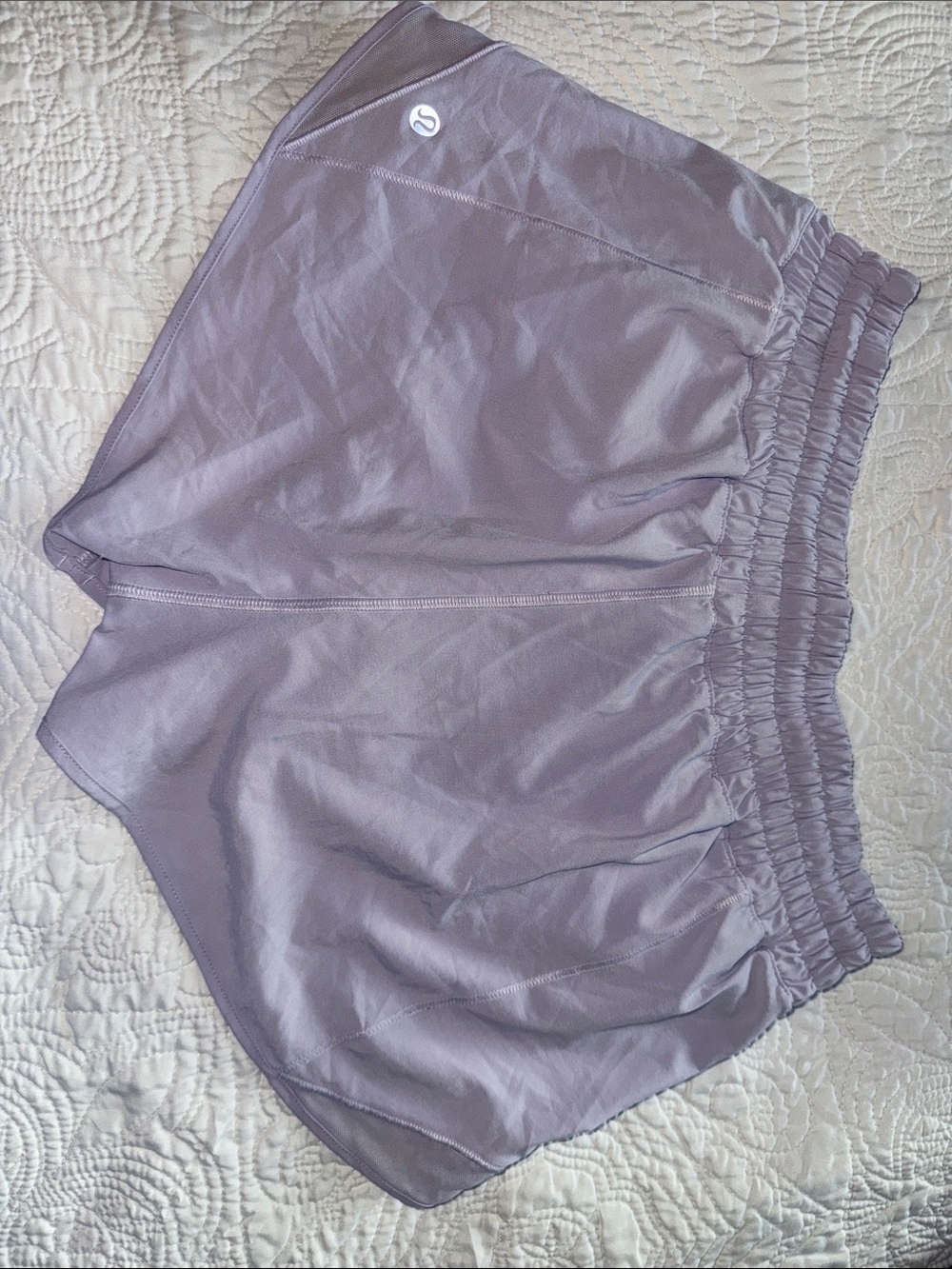 lululemon women’s hotty hot high rise lined short 2.5’’- lavender dew